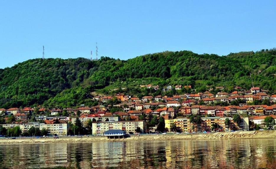 Apartmán Apartament R&A Orşova Exteriér fotografie